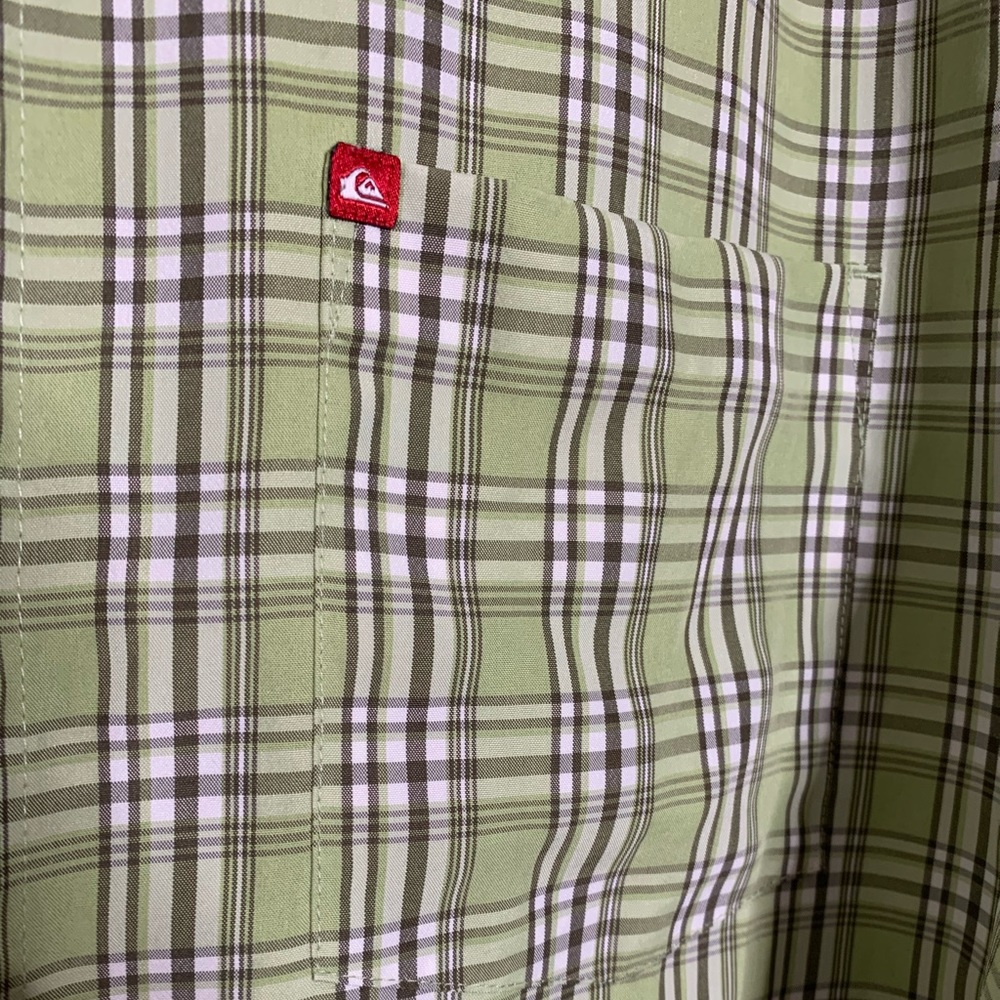Quiksilver Green Short Sleeve Button Front Shirt - Picture 3 of 10